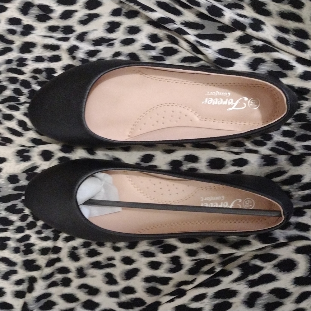 Womens flats